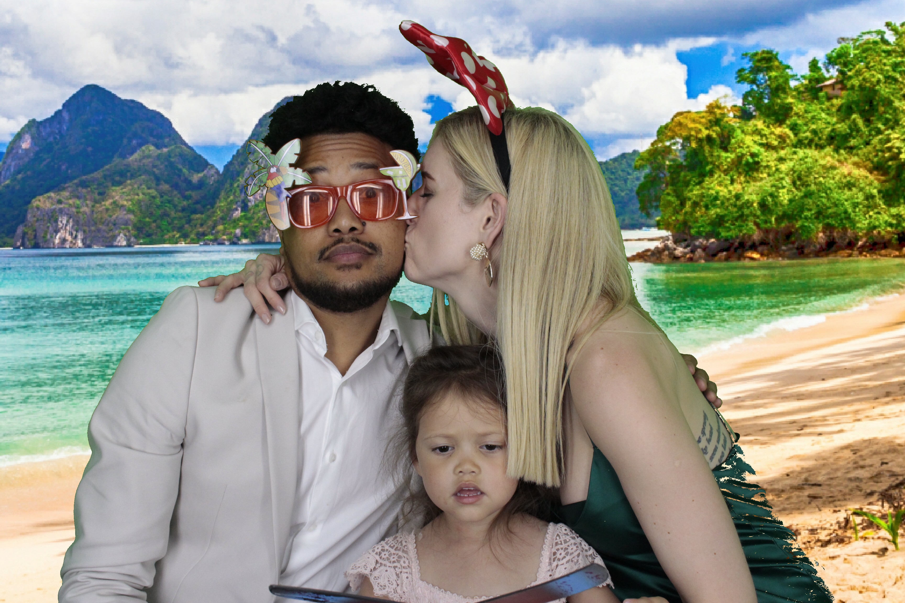 Rachel and Michael's Wedding | View more photos from the event at gallery.myphotoboothexperience.co.uk/u/MyPhotoBoothExperienceLtd/Rachel-and-Michaels-Wedding